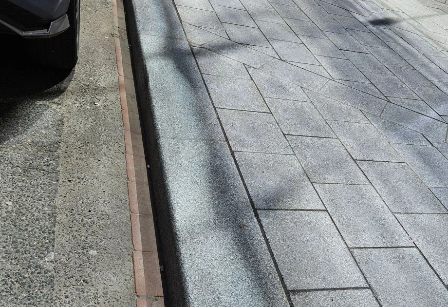 160 Front Street Granite Paving, Curbs and Benches