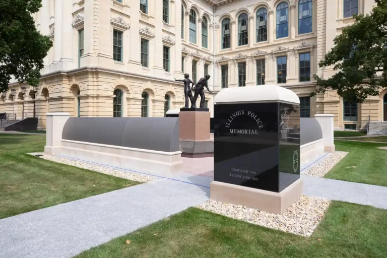 Illinois police officers memorial